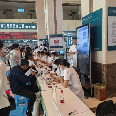 专家委员会成员参加宁城义诊活动